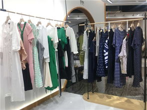 慶陽(yáng)統(tǒng)衣服飾 品牌女裝批發(fā)，四季供貨無(wú)憂